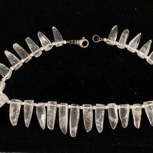 Crystals and pearls necklace